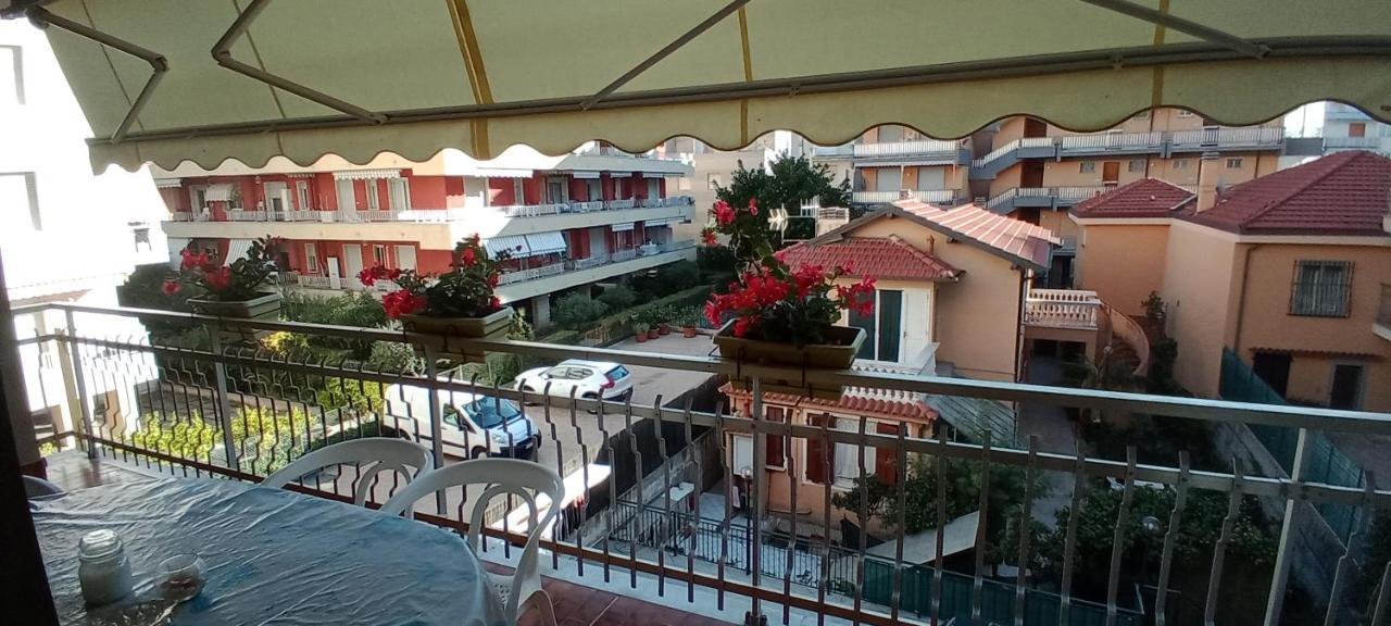 Appartamento Giusy Ventimiglia Esterno foto